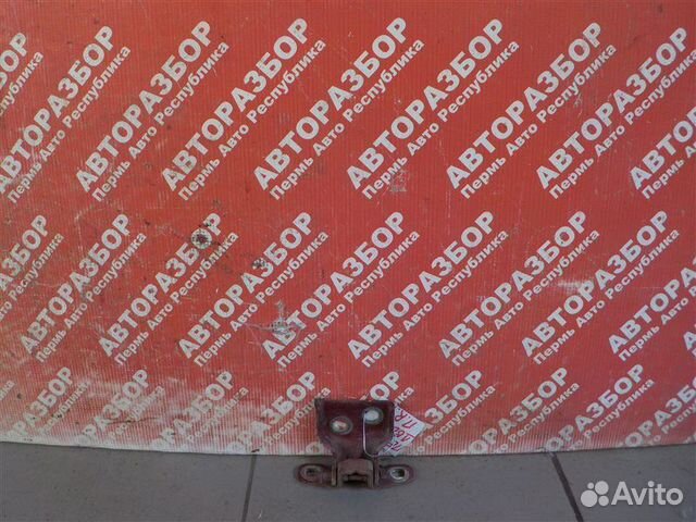 Петля двери нижняя передняя правая Renault Duster