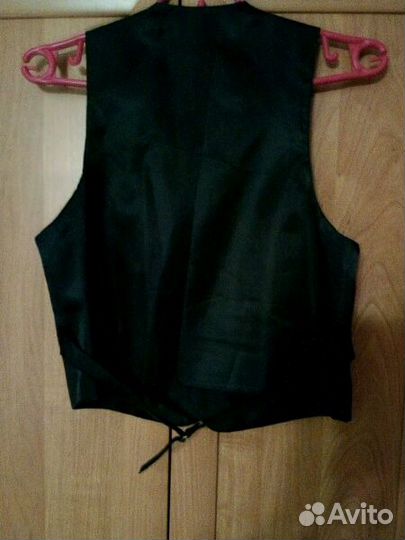 Жилетки новая и б/у, тёплая безрукавка