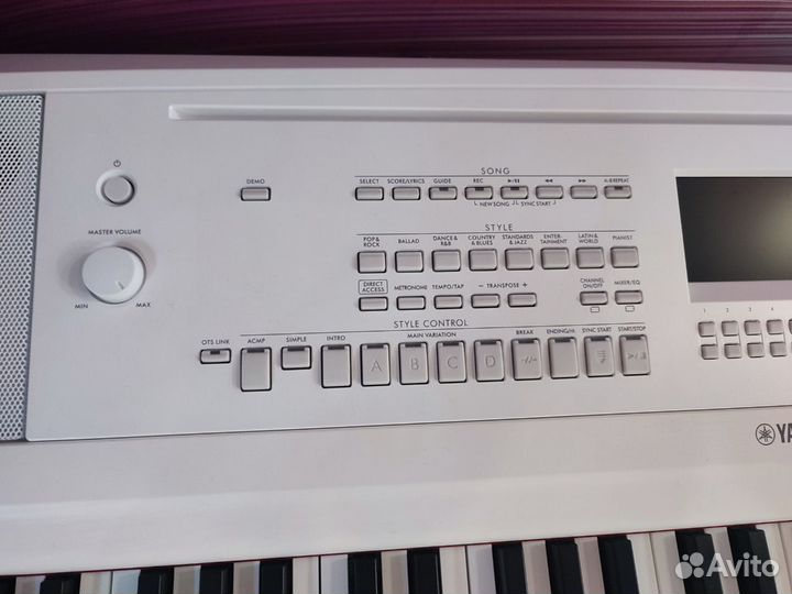 Yamaha DGX-670WH - гибрид синтезатора и цифрового