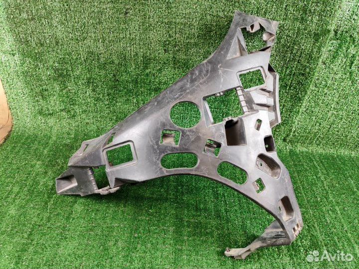 Кронштейн переднего бампера передний левый