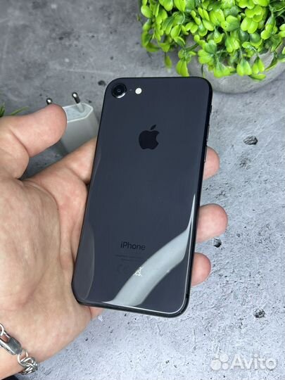 iPhone 8, 64 ГБ