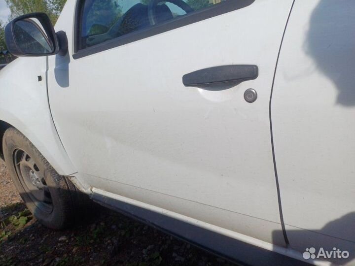 Дверь передняя левая Renault Duster