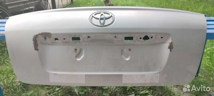 Крышка багажника toyota avensis 250