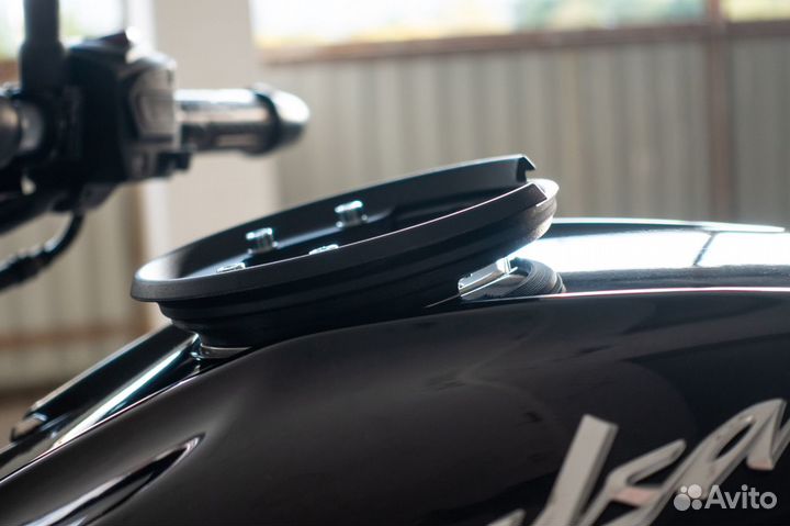 Крепление сумки на бак Bajaj Pulsar NS200/Dominar