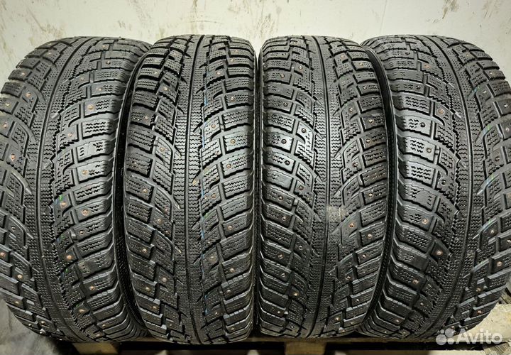 Kumho I'Zen RV Stud KC16 215/60 R17