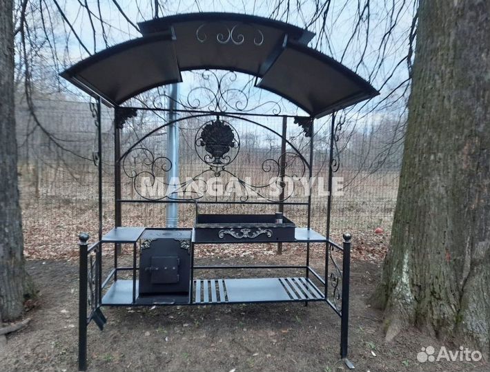 Мангал с крышей