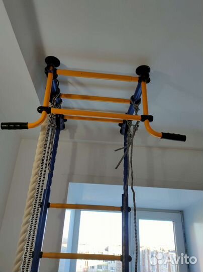 Шведская стенка с турником и брусьями