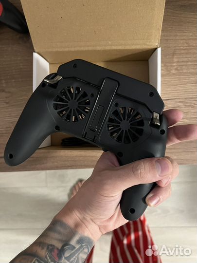 Геймпад для телефона с вентиляторами