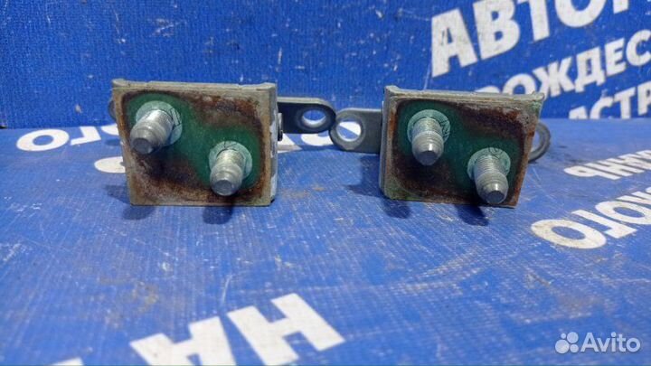 Петля двери багажника Ssangyong Actyon New