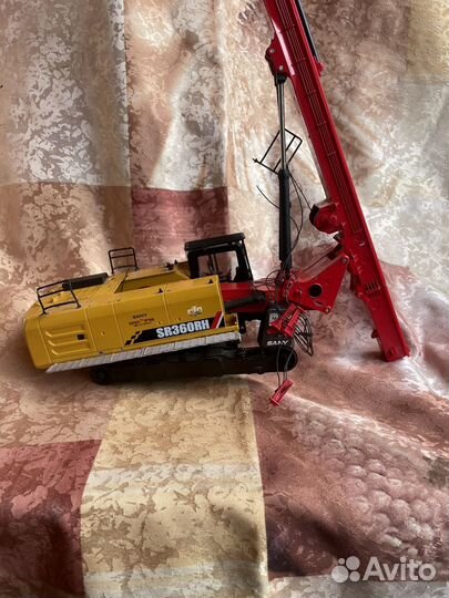 Игрушка Макет Буровая машина sany