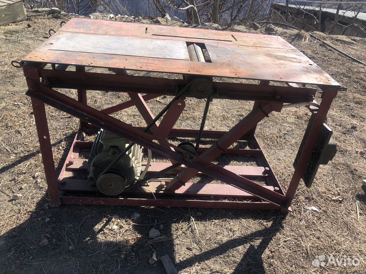 Станок деревообрабатывающий