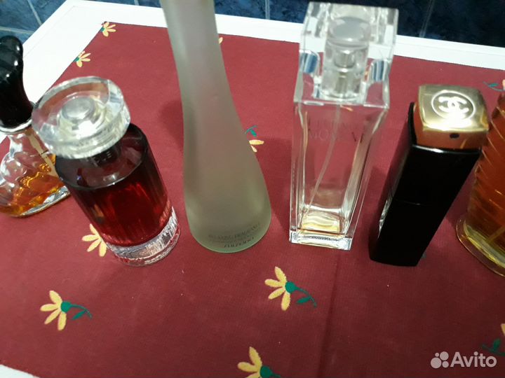 Пустые флаконы от парфюма