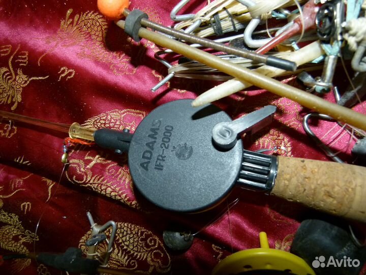 Удочки и снасть для зимней рыбалки пакетом