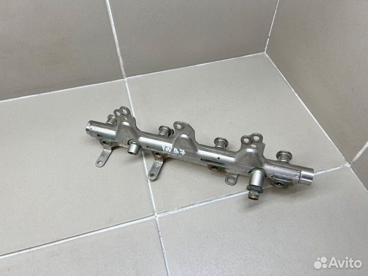 Рампа топливная VAG 06J133317M