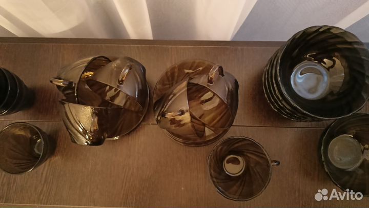 Темное стекло.Франция