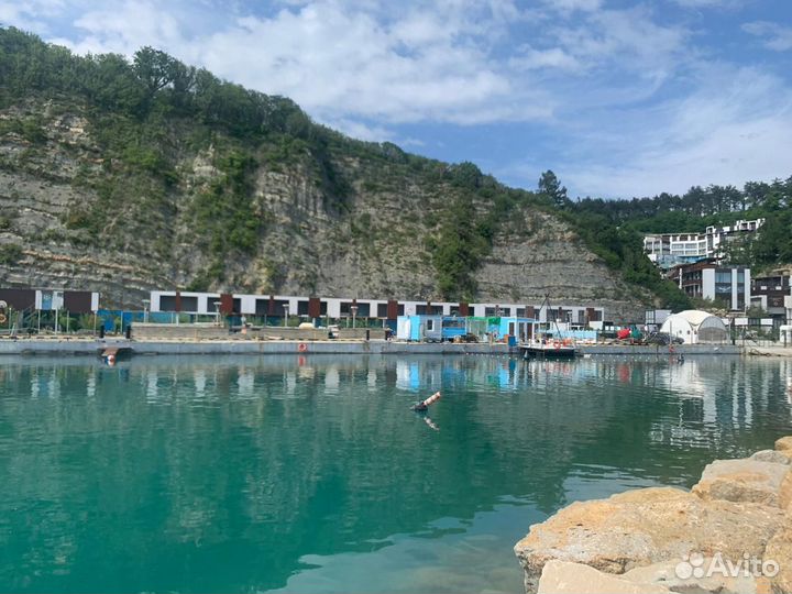 Разнорабочий с проживанием на побережье