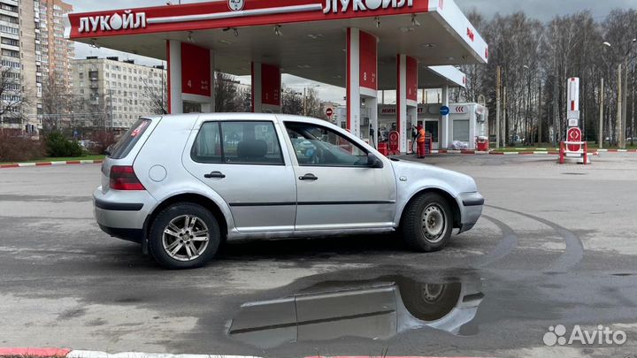 Volkswagen Golf 1.6 МТ, 2001, 293 000 км