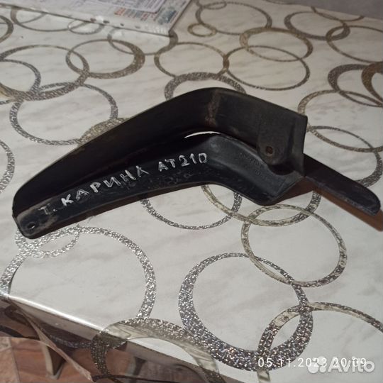 Брызговик карина st 210