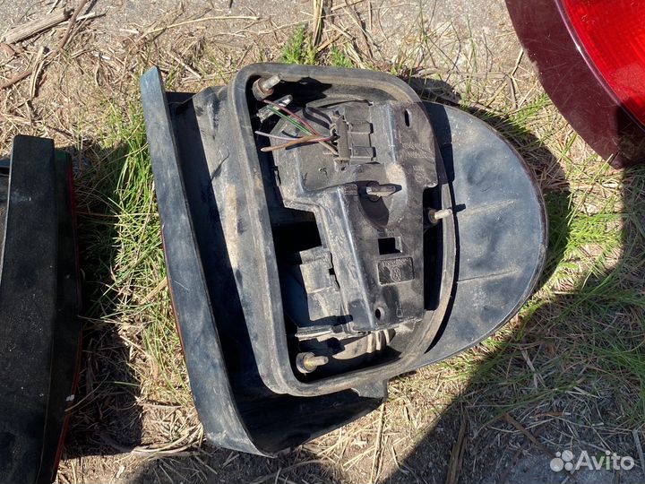 Задние фонари Renault Laguna