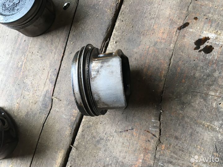 Поршень Passat B5 AHL