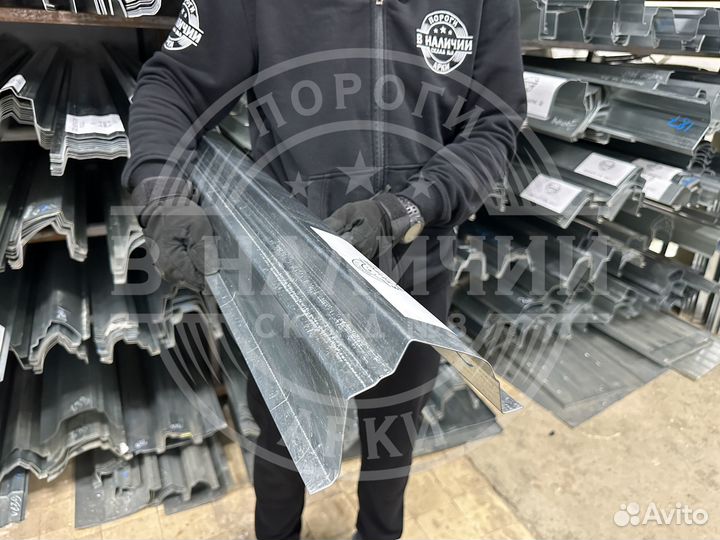 Порог правый Toyota RAV4 XA30