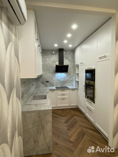 Кухонный гарнитур угловой