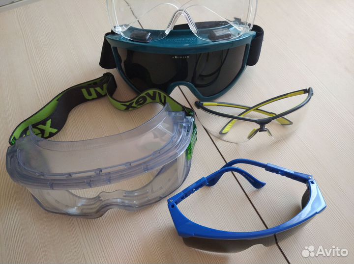 Горнолыжные очки uvex