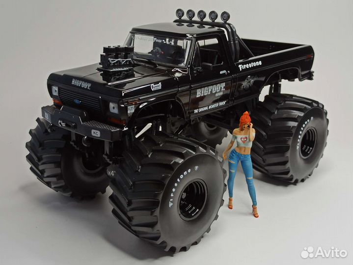 Ford F-250 Monster Truck Bigfoot 66 Tyres 1:18