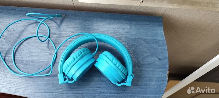 Голубые наушники gorsun