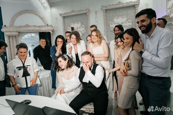 Ведущая ведущий