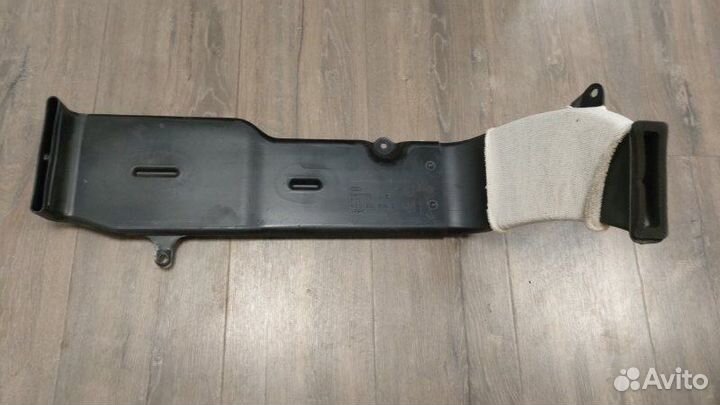 Воздуховод Audi A8 D3 6.0 BHT 2008