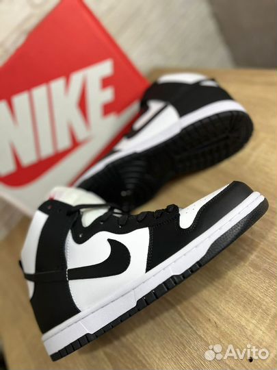 Nike dunk high retro