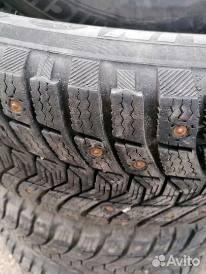 Michelin X-Ice North 3 215/65 R16