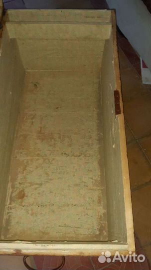 Сундук старинный