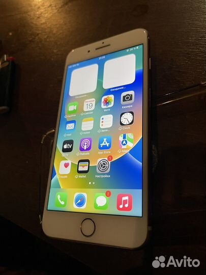 iPhone 8 Plus, 64 ГБ