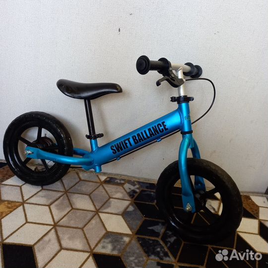 Детский беговел Funkids Swift Ballance с ручным