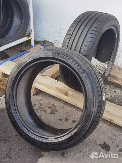 Michelin Pilot Sport 4 245/45 R19