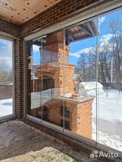 Безрамное остекление беседки