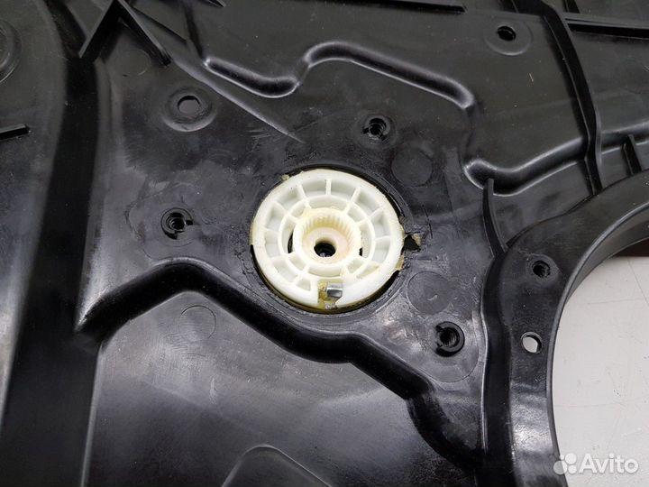 Стеклоподъемник электрический задний правый