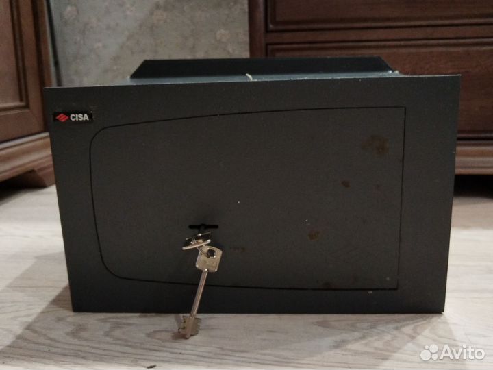 Сейф металлический