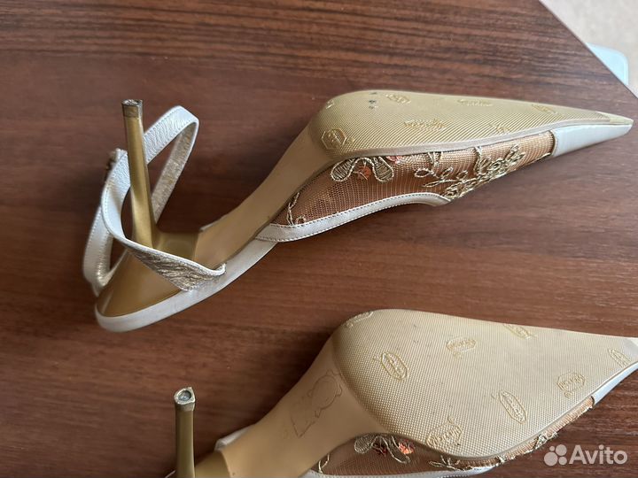 Босоножки натуральная кожа 39