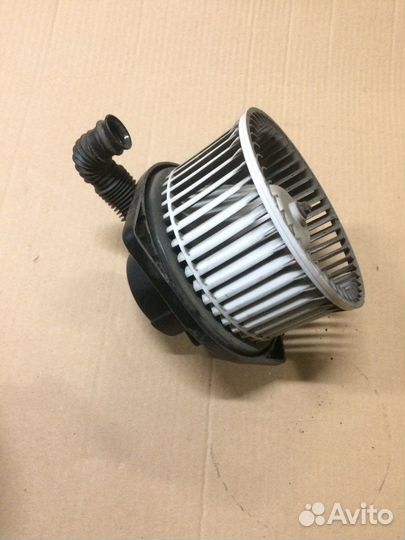 Мотор печки отопителя Nissan Almera Classic B10