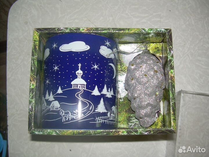 Новогодние подарки и игрушки