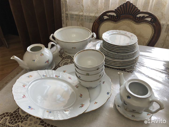 Набор столовой посуды новый