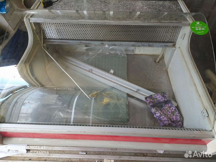 Холодильная витрина бу для