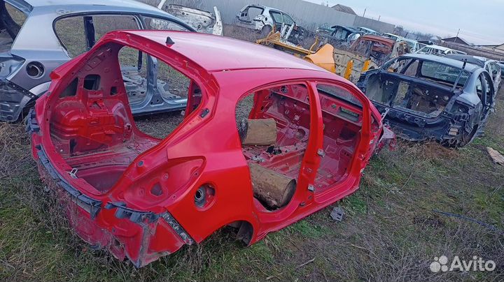 Опель Корса заднее правое крыло четверть