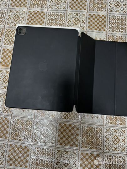 iPad Pro 12.9 (6th Generation) Wi-Fi + Cellular