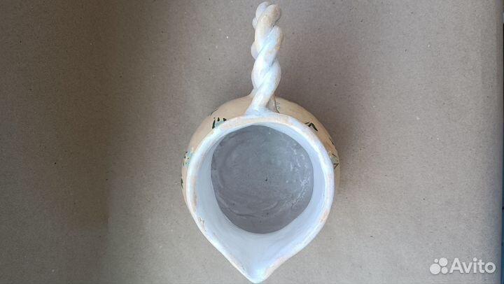 Керамический кувшин, ваза