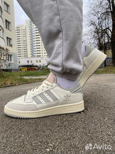 Кроссовки adidas forum новые
