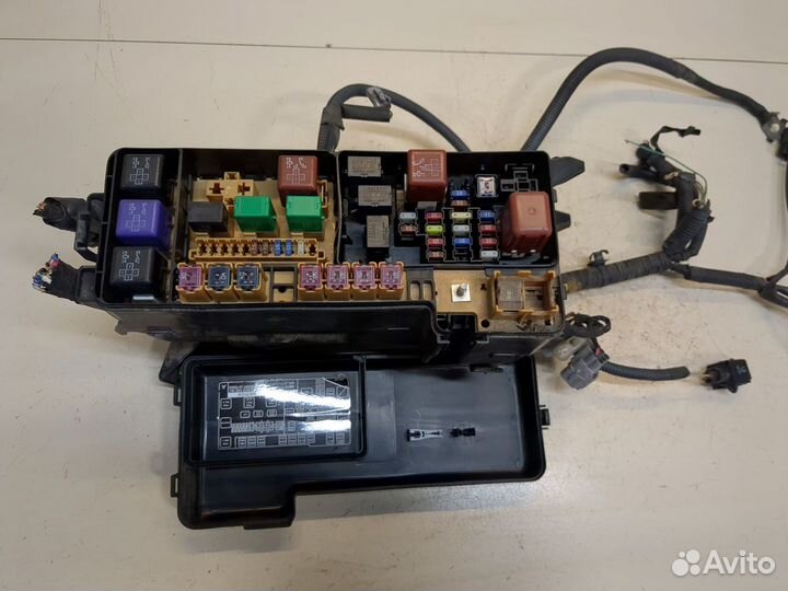 Блок предохранителей Toyota Highlander 1, 2003